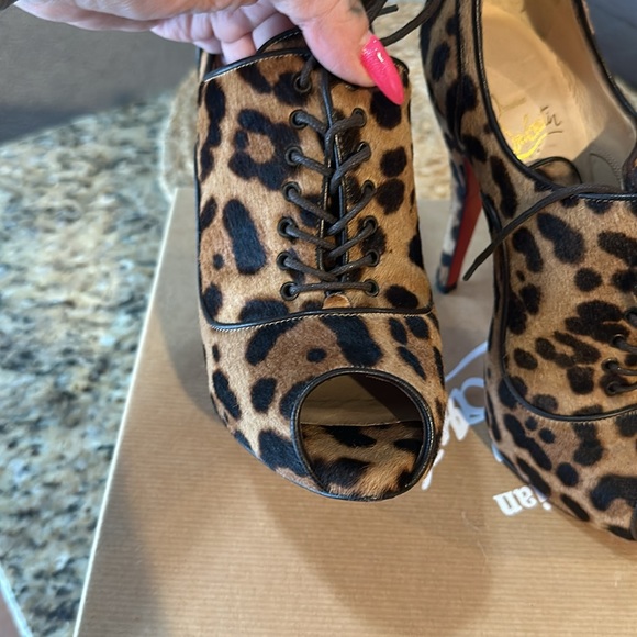 Red bottoms - Picture 5 of 7